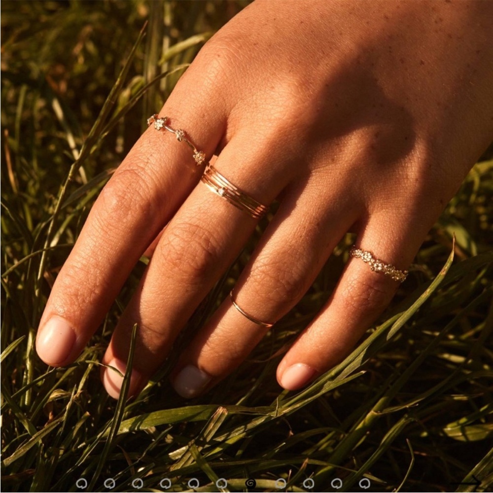 Catbird Flower Garland Ring, Petite size 7 perfect condition! Yellow Gold - Picture 5 of 10
